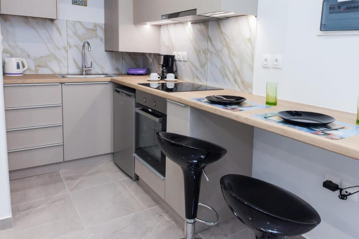Brand New Urban Getaway Next To Megaro Mousikis Apartment Атина Екстериор снимка