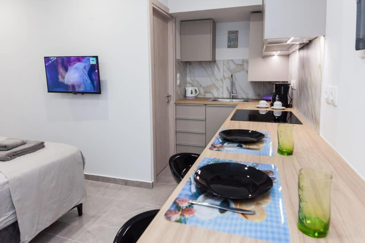 Brand New Urban Getaway Next To Megaro Mousikis Apartment Атина Екстериор снимка