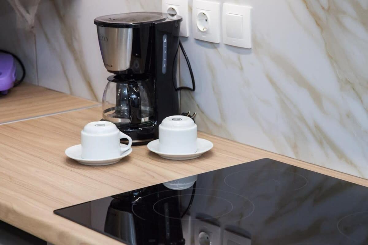 Brand New Urban Getaway Next To Megaro Mousikis Apartment Атина Екстериор снимка
