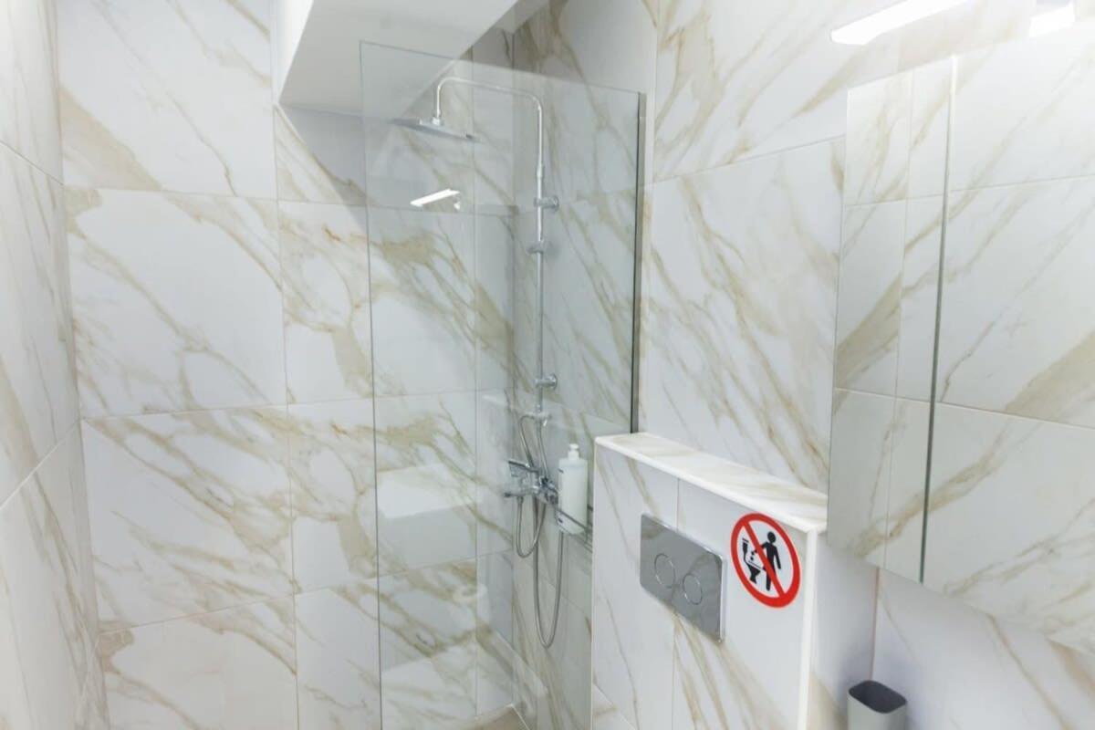 Brand New Urban Getaway Next To Megaro Mousikis Apartment Атина Екстериор снимка